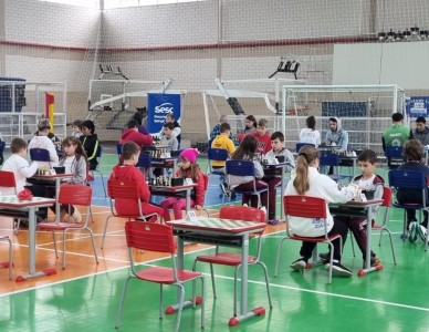  Alunos de Xadrez participam  do  Circuito Interescolar